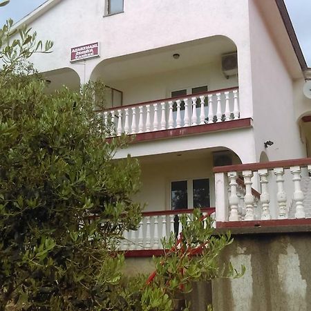 Guesthouse Bili Karlobag Kültér fotó